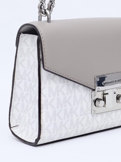 Michael Kors MK Signature Flap Crossbody - loja online