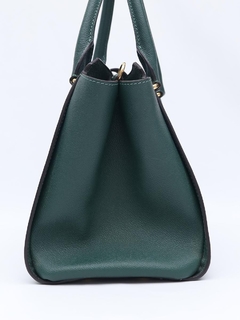 Burberry Green Medium Buckle Tote - comprar online