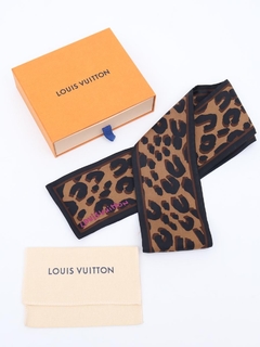 Lenço Louis Vuitton Bandeau Leopard Print - Paris Brechó