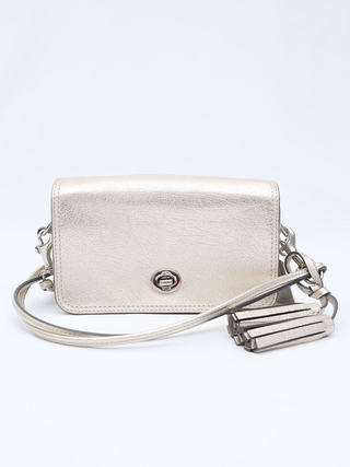 Bolsa Coach Turn Lock Flap Crossbody Silver