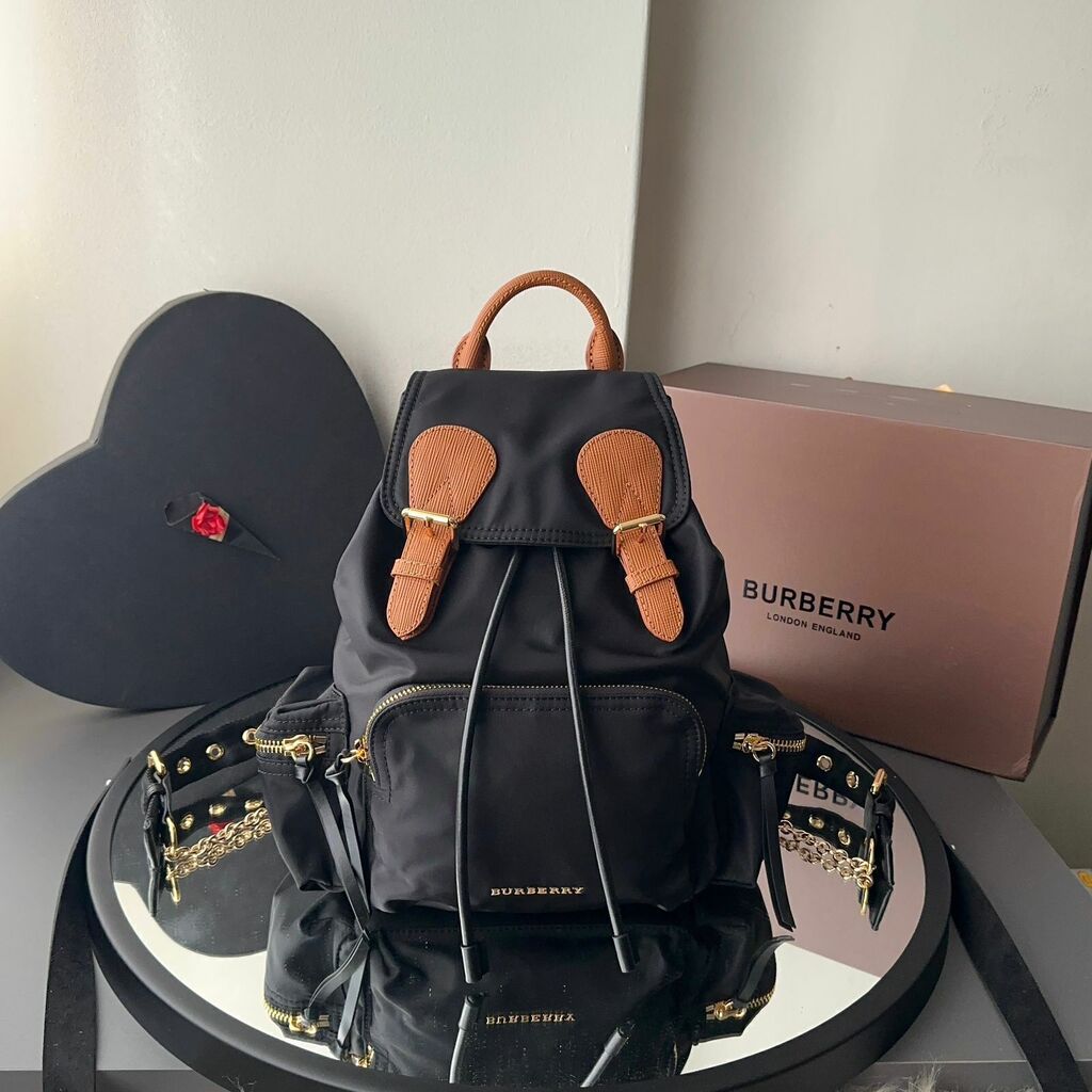 Mochila Rucksack Preto Buy in Andreza Oliveira