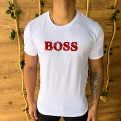 CAMISETA BOSS NOME VERMELHO - BRANCA