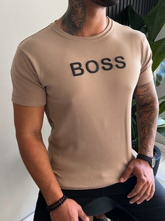 CAMISETA BOSS ESCRITA PRETA - MARROM - comprar online