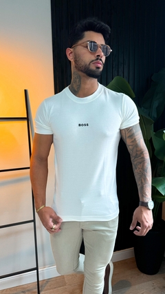 CAMISETA BOSS GOLA MEDIA - OFF WHITE na internet