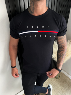 CAMISETA TOMMY HILFIGER NEW - PRETA