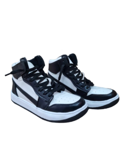 Jordan negra y blanca sale