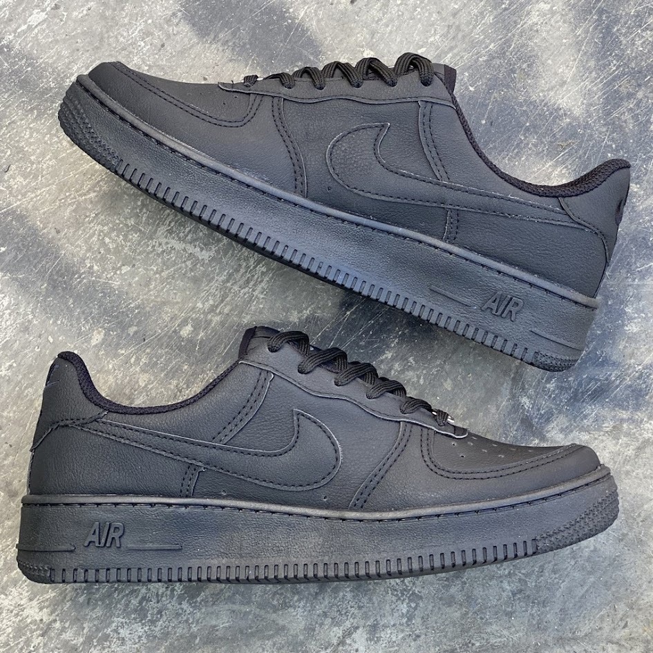 TENIS AIR FORCE ONE TODO PRETO ALL BLACK AF1 OFERTA