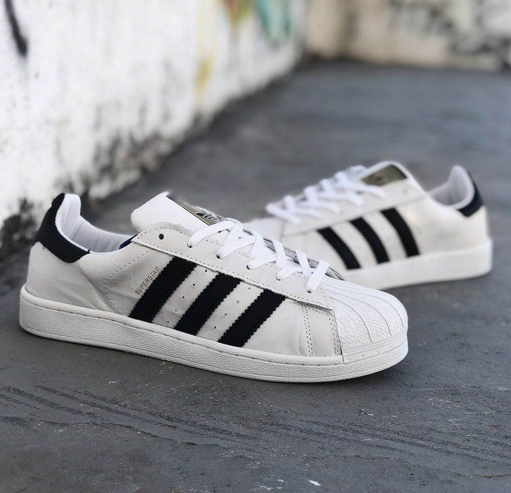 Tenis Adidas superstar branco - compre online, ótimos preços