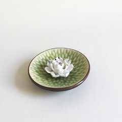 Incensário Prato em Cerâmica com flor de lótus - Loja Online Varejo de Produtos Esotéricos - Mandala Esotérica