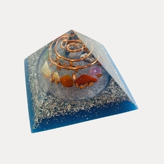 Pirâmide de Orgonite com Pedras do 7 Chakras - Loja Online Varejo de Produtos Esotéricos - Mandala Esotérica