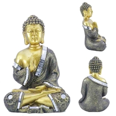 Buda meditando em dourado