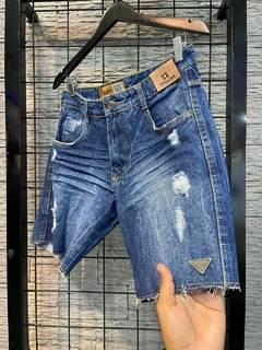 Bermuda Titular Jeans Azul Placa Metal - comprar online