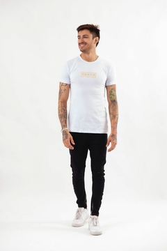 Camiseta Nakyk Niemeyer Gold Branco - loja online