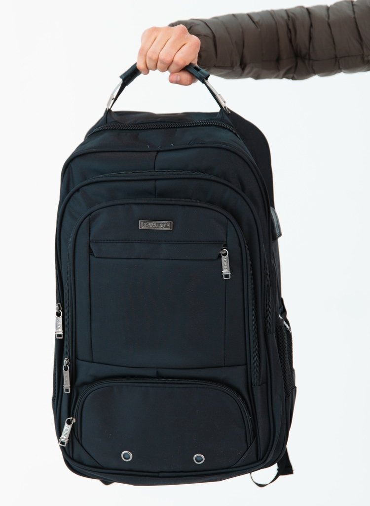 MOCHILA DEPORTIVA URBANA REFORZADA I RUN CON PUERTO USB