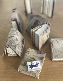 pequena embarcação (caderno capa impressão botânica + aquarela céu de ygara) - Poética do Habitar