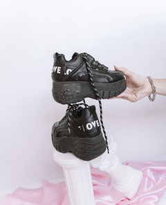 Mini Sneakers Amor Negras en internet