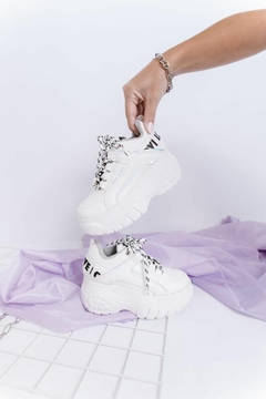 Mini Sneakers Amor Blancas