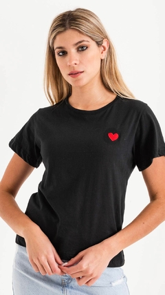 Imagen de Remera con bordado corazón (HEART)