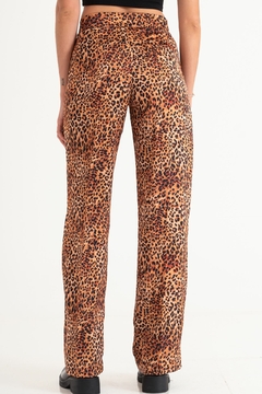 Pantalón sastrero wide leg de satén animal print (DADDYMAL) - tienda online