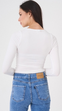 Remera manga larga de modal gamuzado escote redondo sin costura a la vista y delantero doble (SHELBY) - tienda online