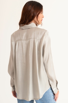 Camisa de gasa de satén con bolsillos (HERME) - tienda online
