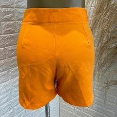 Shorts laranja com corrente TAM: P - comprar online