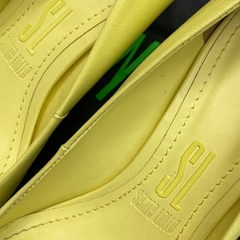 Salto scarpin amarelo Santa Lolla Tam: 36 - Brechó Versátil Santo André