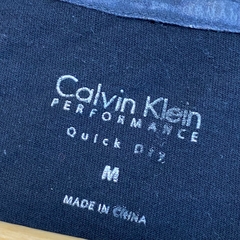 Blusinha preta Calvin Klein TAM: M - comprar online