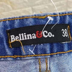 Calça jeans com abertura nas laterais TAM: 38 - Brechó Versátil Santo André