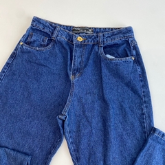 Calça jeans escura TAM: 46 na internet