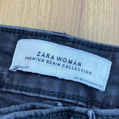 Calça jeans preta Zara TAM: 40 na internet
