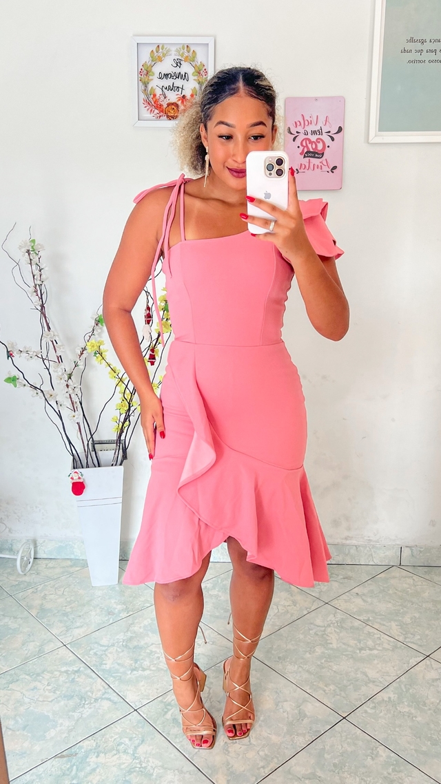 Vestidos com babados na cheap barra