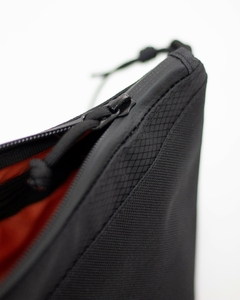 BOLSO DE HOMBRO / HAKU en internet