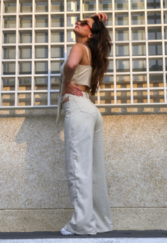 Calça Wide Leg Bolso Vazado Cut Out - loja online