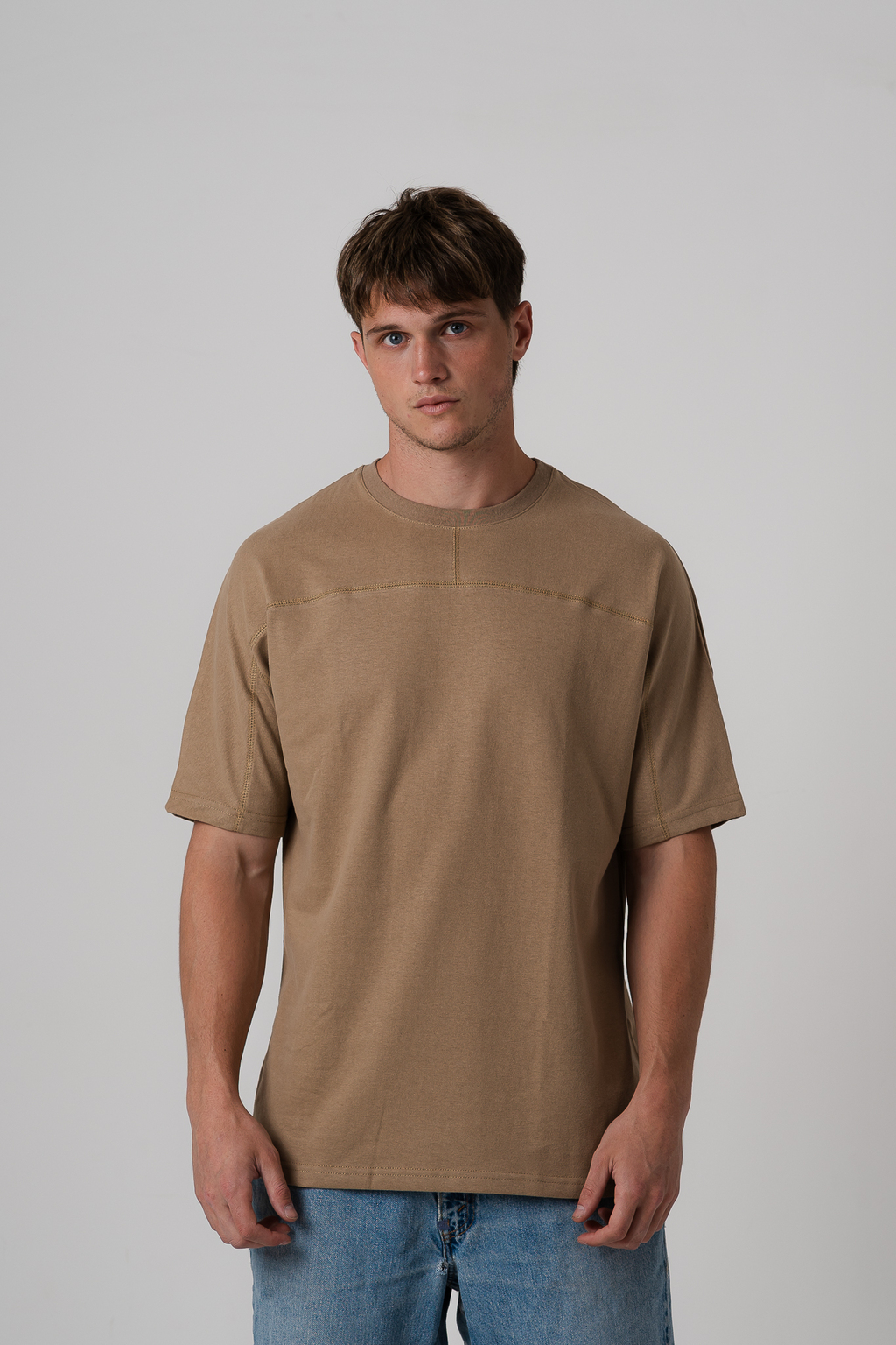 Remera beige hombre deals