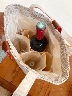 Bolsa Bege Chique para Vinho e Taça Seriema - Retecer - Artesanal e Sustentável, Cestos para organizar a casa toda, brinquedos lúdicos e presentes