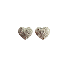 Brinco coração em prata 925 com zircônia M