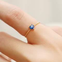 Anel coração em ouro 18k com zircônia azul (090) - comprar online