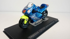 Miniatura - Moto - Yamaha YZR500 Shinya Nakano 2001