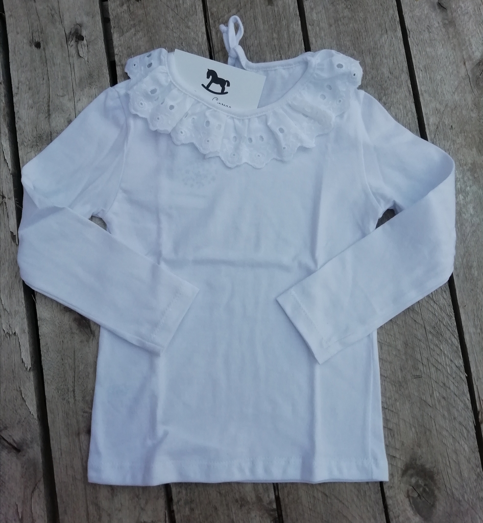 Remera manga larga de algodon con cuello en broderie