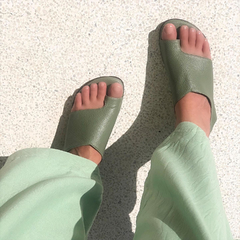 Sandália Juliana verde gris - comprar online