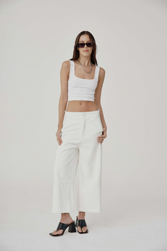 PANTALON SASTRERO CROPPED ECOCUERO BLANCO