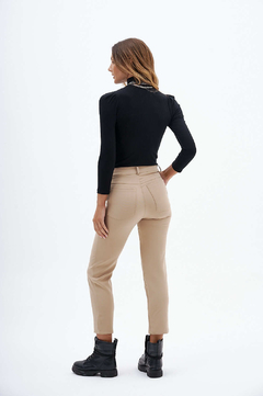 PANTALON SASTRERO BEIGE en internet