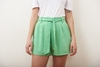 SHORT TWILL CON PINZAS Y LAZO VERDE - comprar online