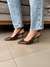 Scarpin Clean slingback verniz marrom cacau