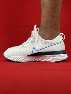 Nike Branco/Azul React Flyknit