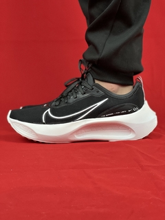 Nike Zoom Preto/Branco Fly X