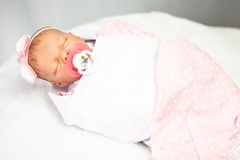 Bebê Reborn Menina Tecido Recém Nascida Realista - comprar online