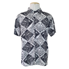 Camisa Masculina Manga Curta Estampada em Paisley Estilo Bandana Ravi