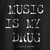 Camiseta de música "Music is my Drug" frase de Freddie Mercury